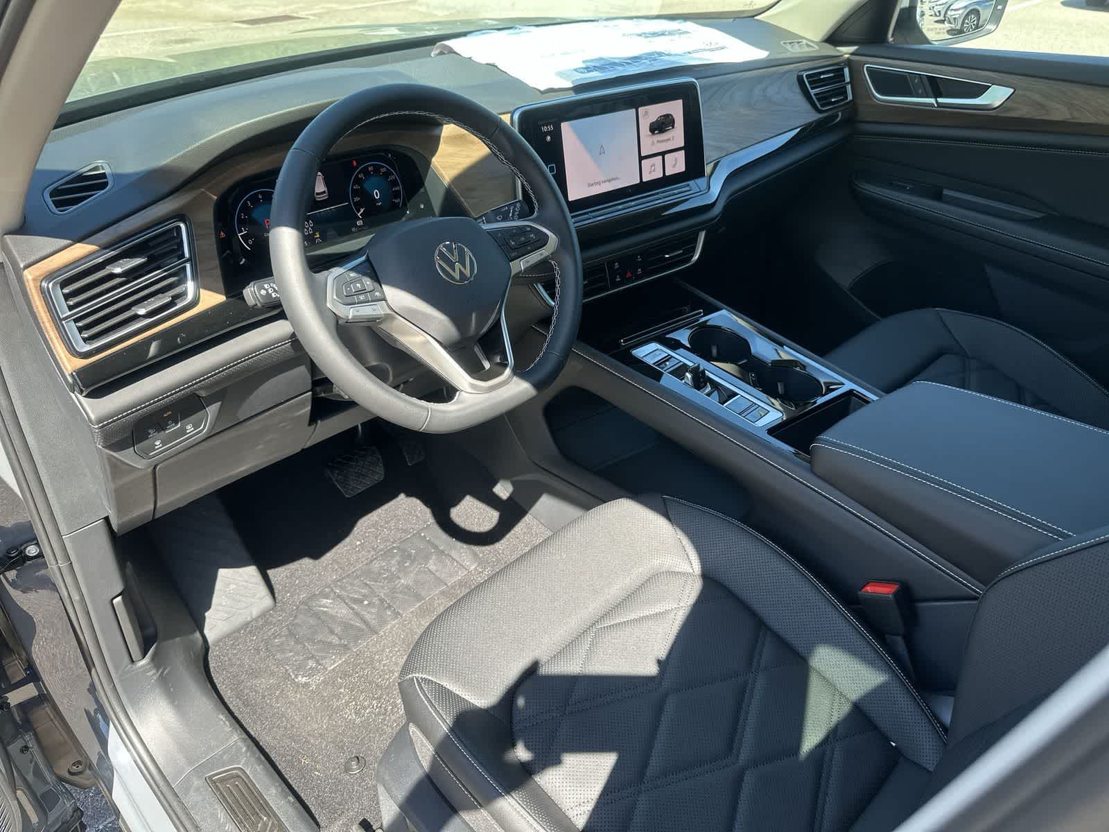 Volkswagen Atlas 2.0T SE con tecnología 2026