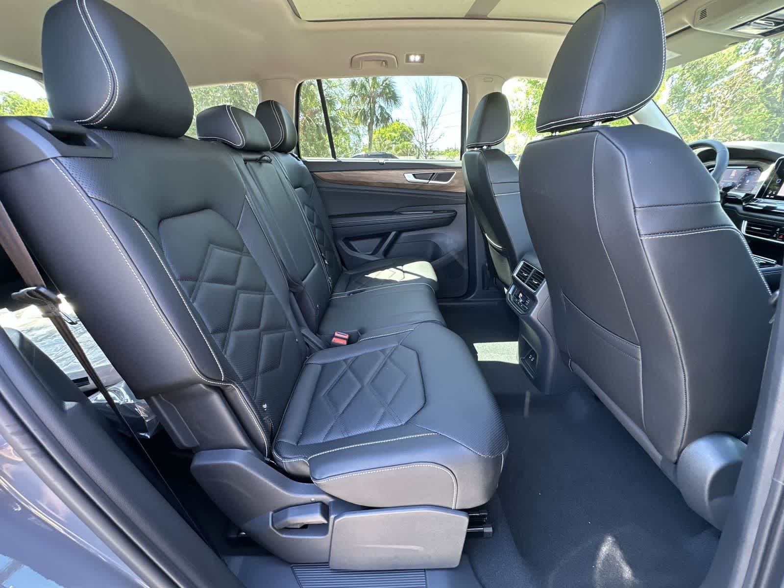 Volkswagen Atlas 2.0T SE con tecnología 2026