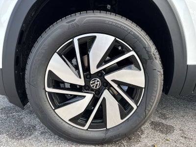Volkswagen Atlas 2.0T SE con tecnología 2026