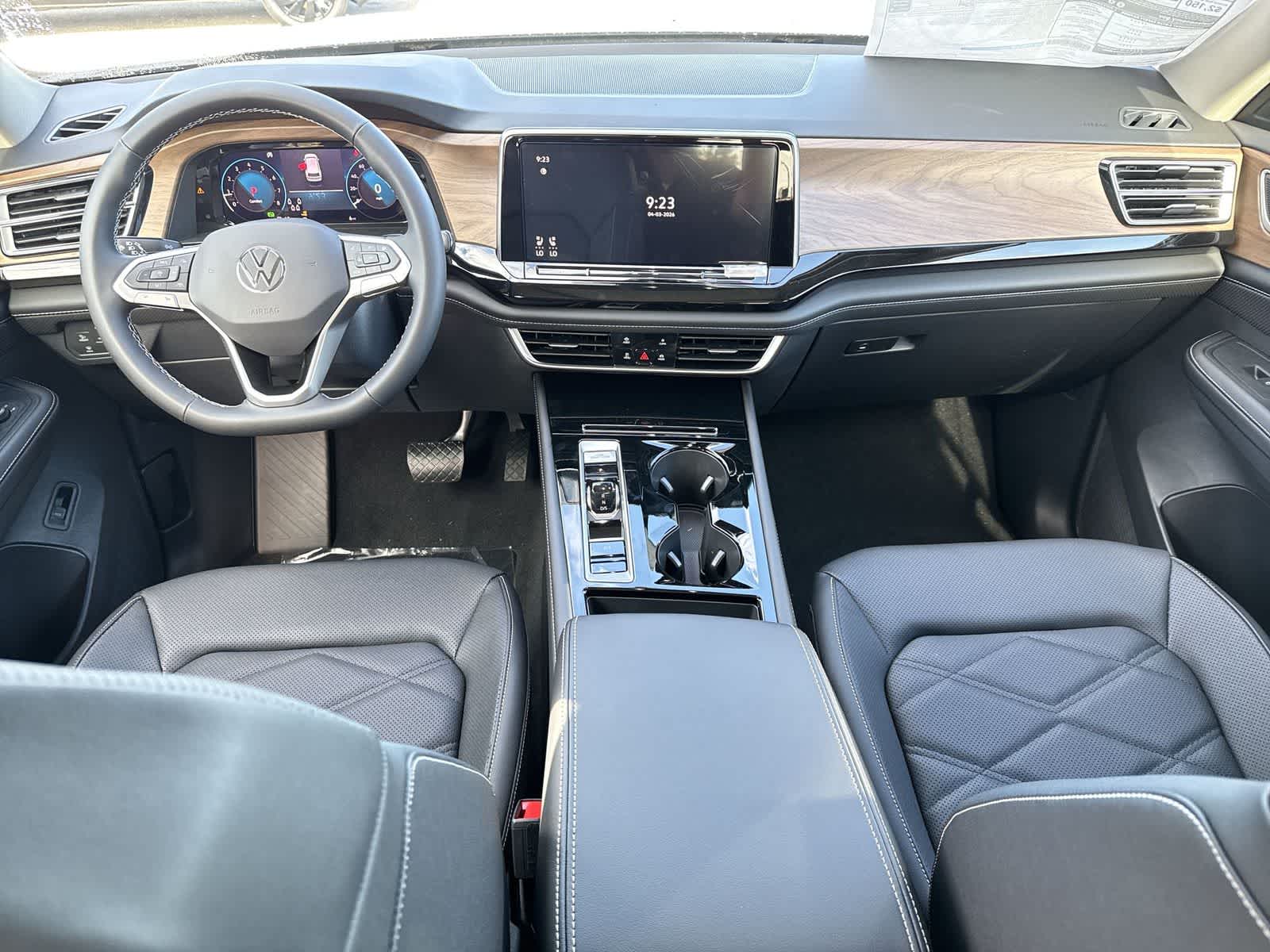 Volkswagen Atlas 2.0T SE con tecnología 2026