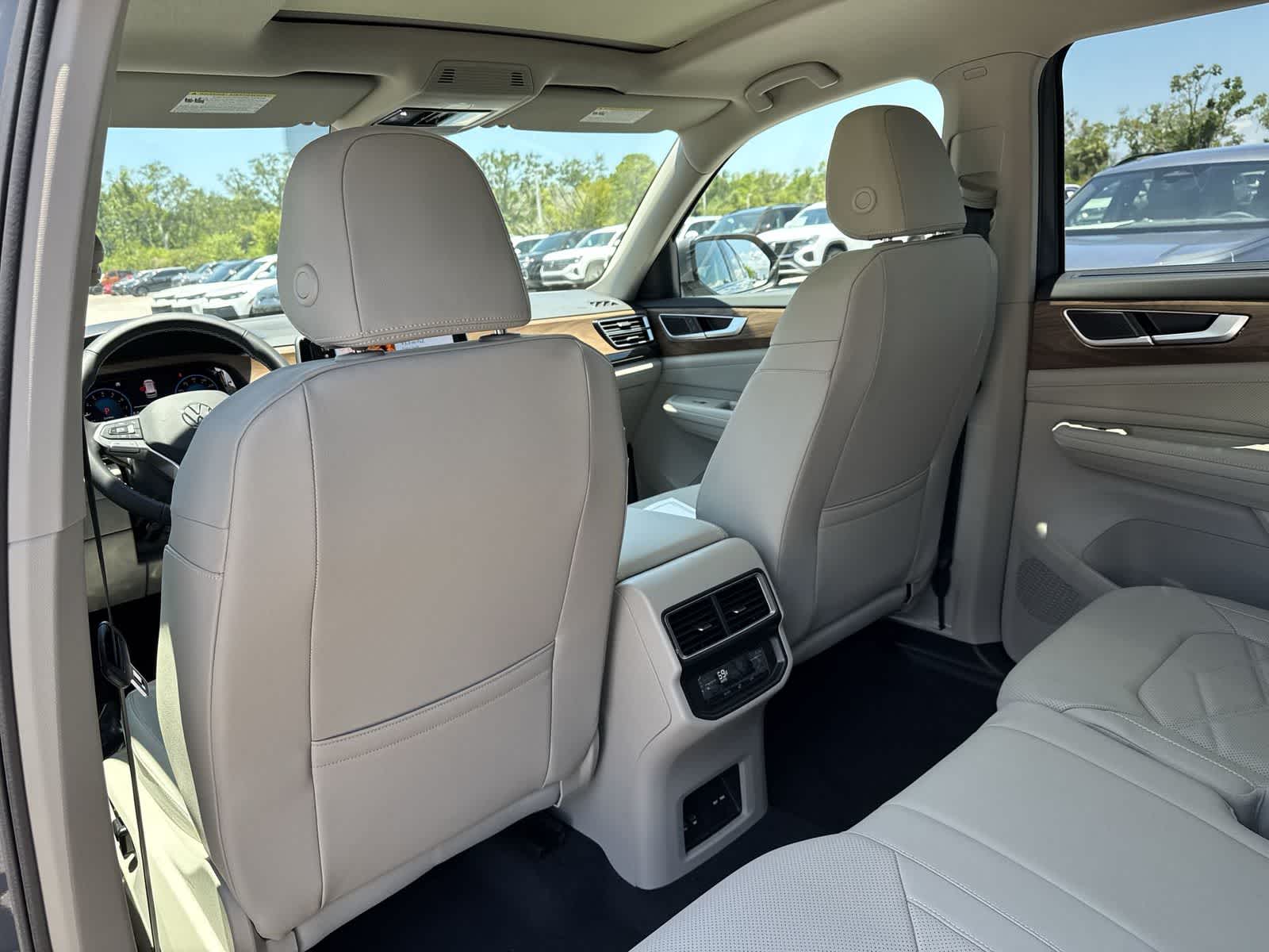 Volkswagen Atlas 2.0T SE con tecnología 2026
