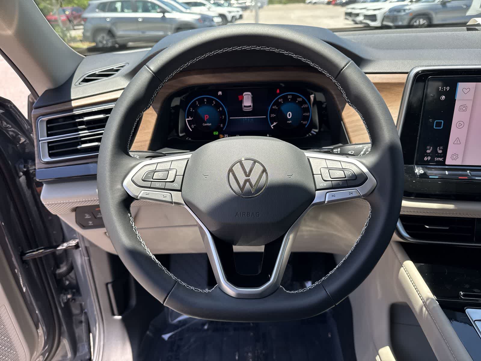 Volkswagen Atlas 2.0T SE con tecnología 2026