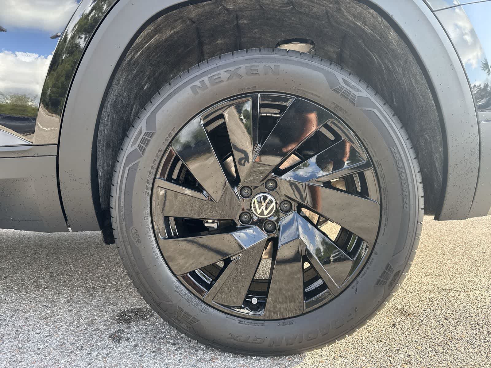 Volkswagen Atlas 2.0T SE con tecnología 2026