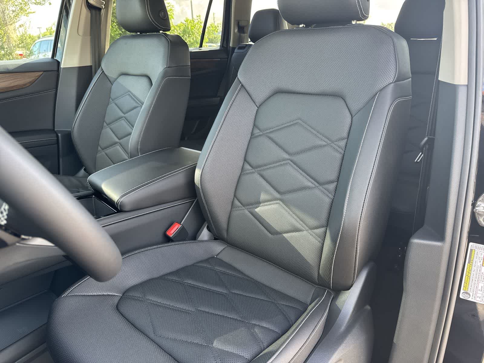 Volkswagen Atlas 2.0T SE con tecnología 2026