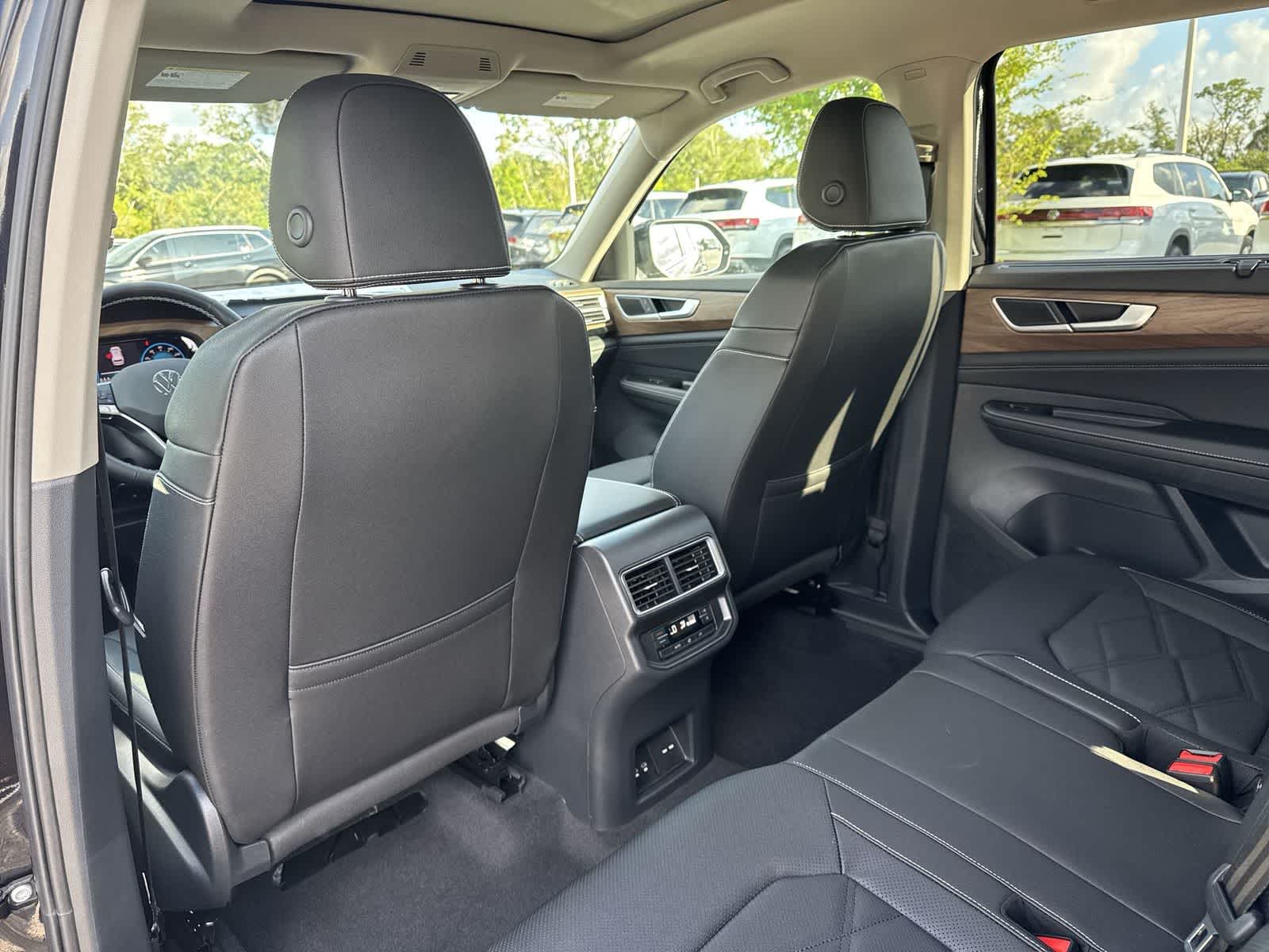 Volkswagen Atlas 2.0T SE con tecnología 2026
