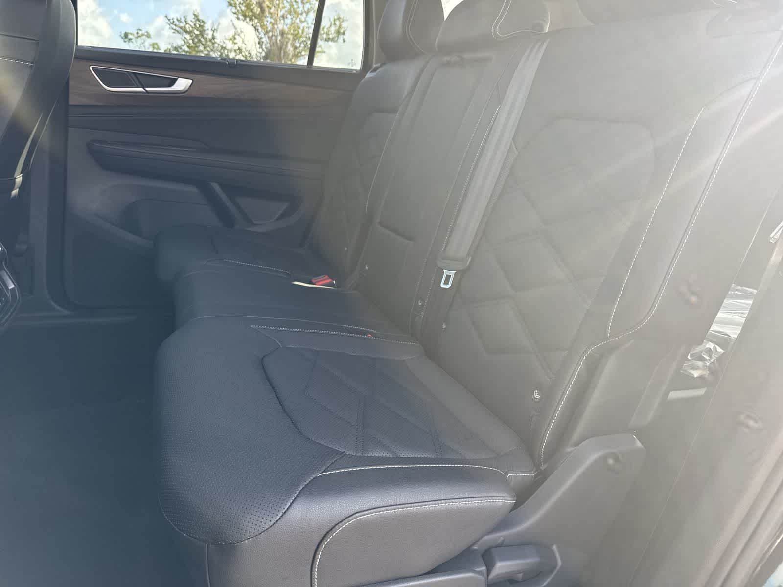 Volkswagen Atlas 2.0T SE con tecnología 2026