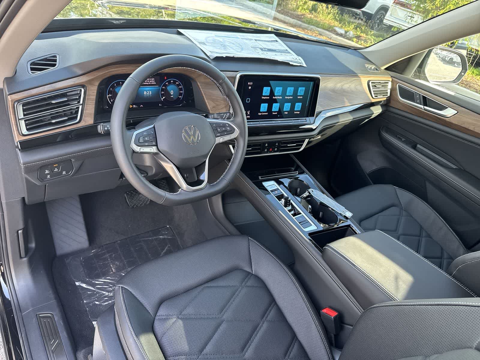 Volkswagen Atlas 2.0T SE con tecnología 2026