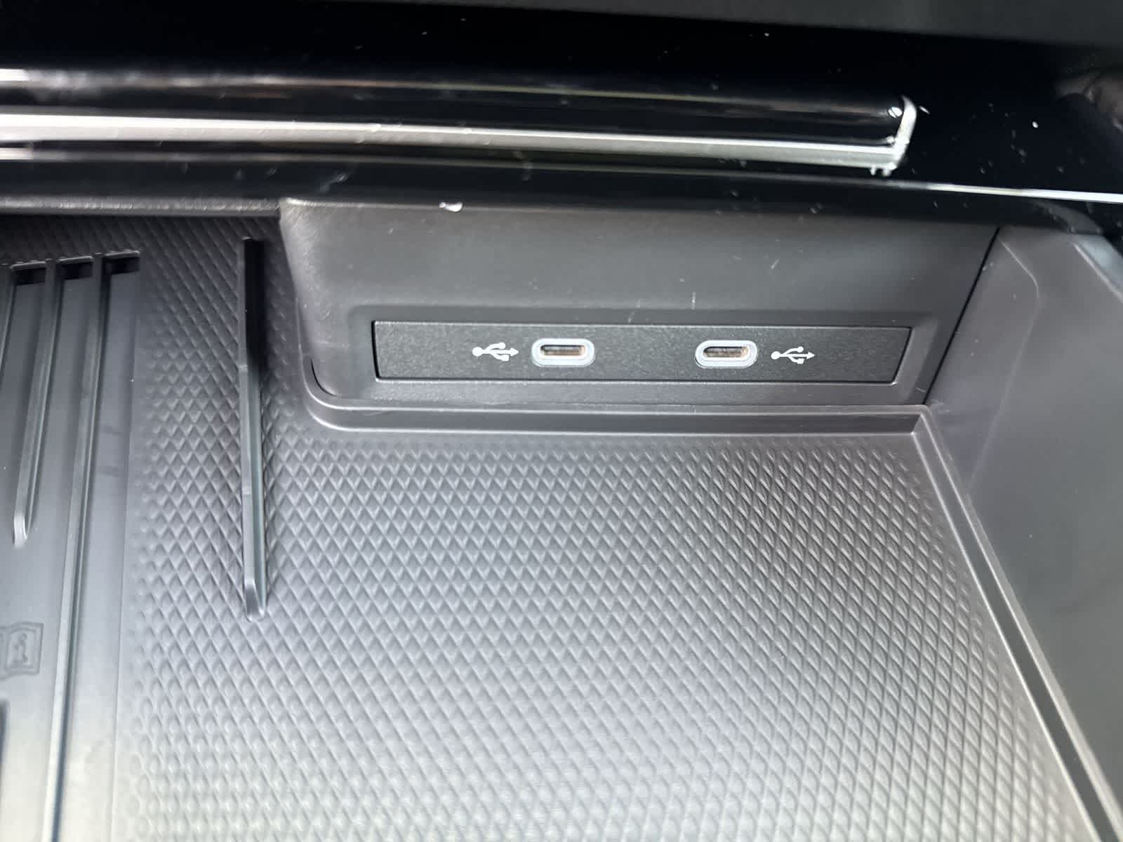 Volkswagen Atlas 2.0T SE con tecnología 2026