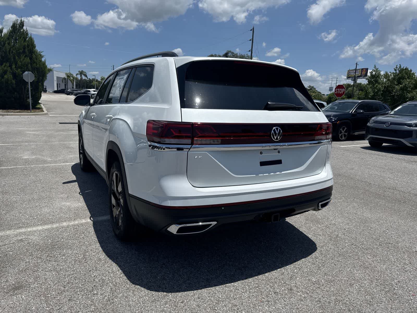 Volkswagen Atlas 2.0T SE con tecnología 2026