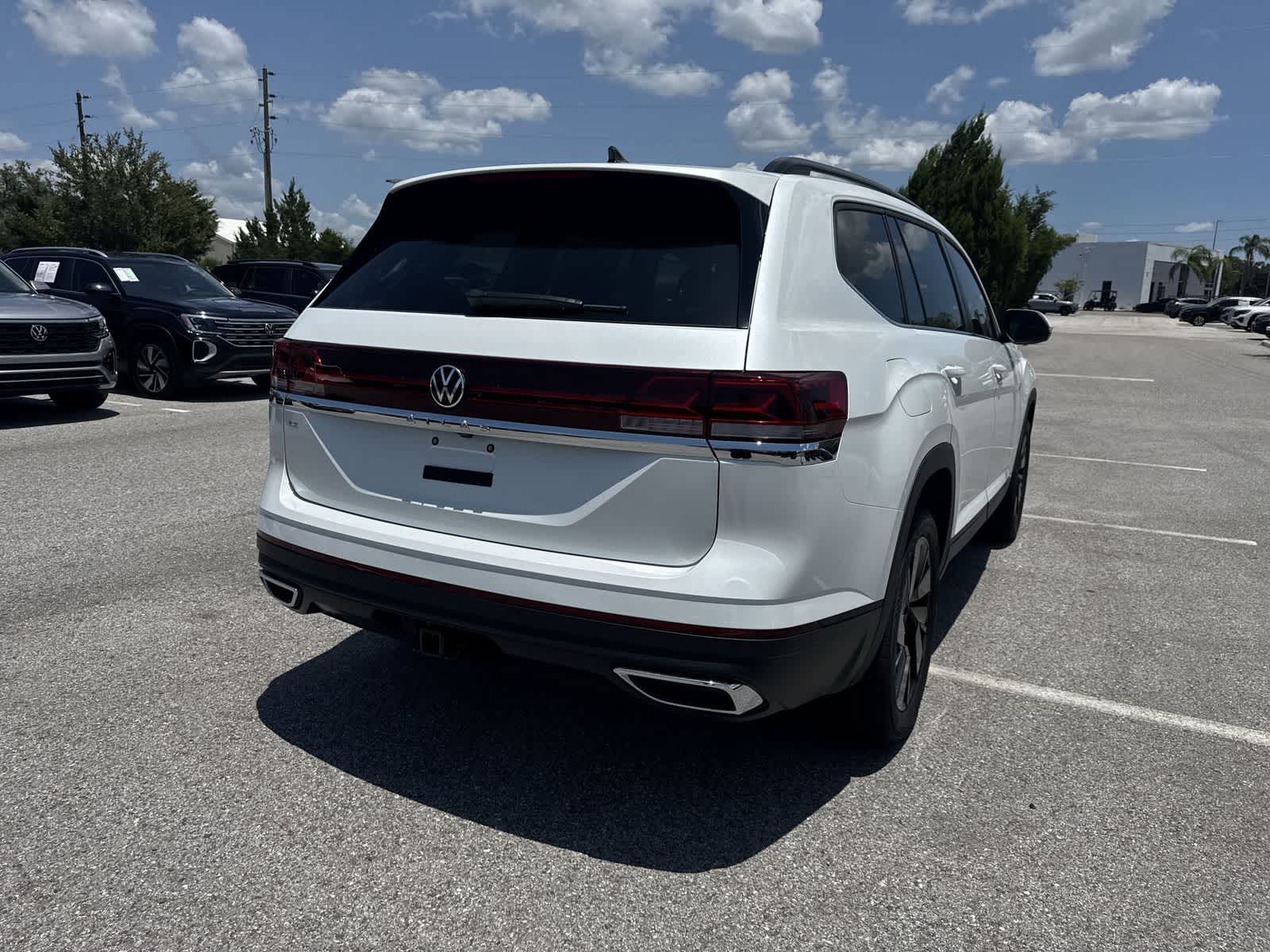 Volkswagen Atlas 2.0T SE con tecnología 2026