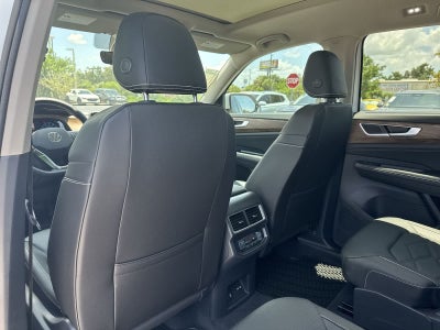 Volkswagen Atlas 2.0T SE con tecnología 2026
