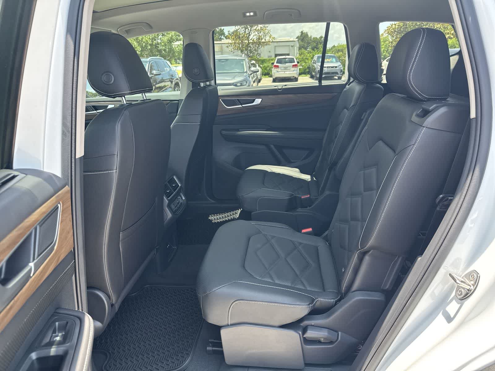Volkswagen Atlas 2.0T SE con tecnología 2026