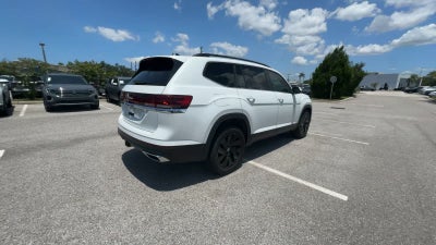 Volkswagen Atlas 2.0T SE con tecnología 2026