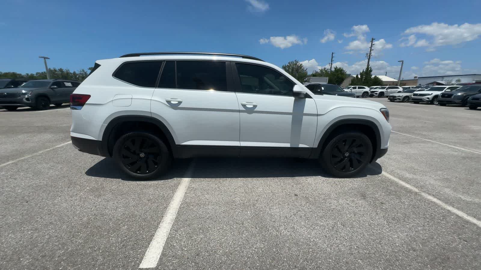 Volkswagen Atlas 2.0T SE con tecnología 2026