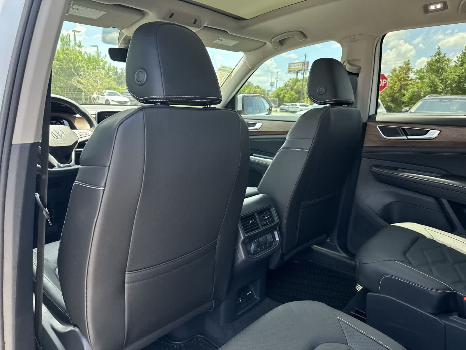 Volkswagen Atlas 2.0T SE con tecnología 2026