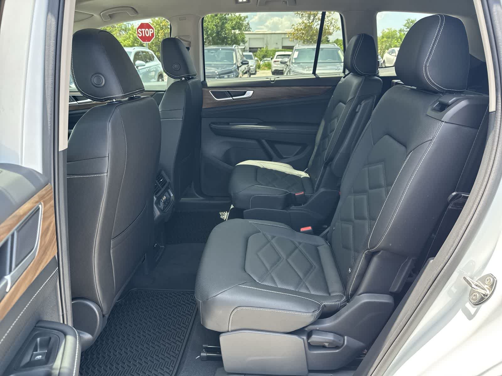 Volkswagen Atlas 2.0T SE con tecnología 2026