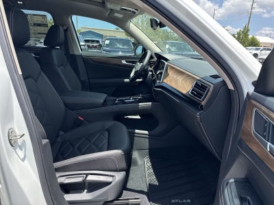 Volkswagen Atlas 2.0T SE con tecnología 2026