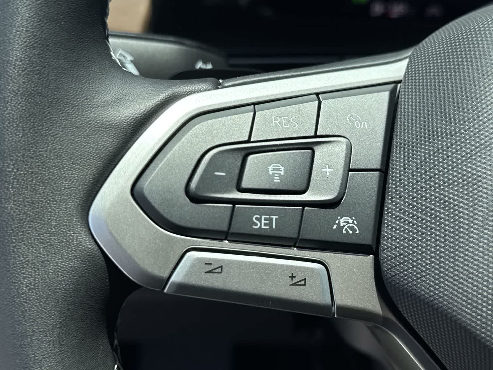 Volkswagen Atlas 2.0T SE con tecnología 2026