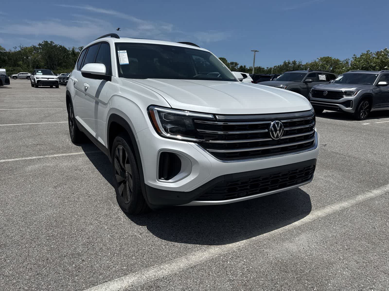 Volkswagen Atlas 2.0T SE con tecnología 2026
