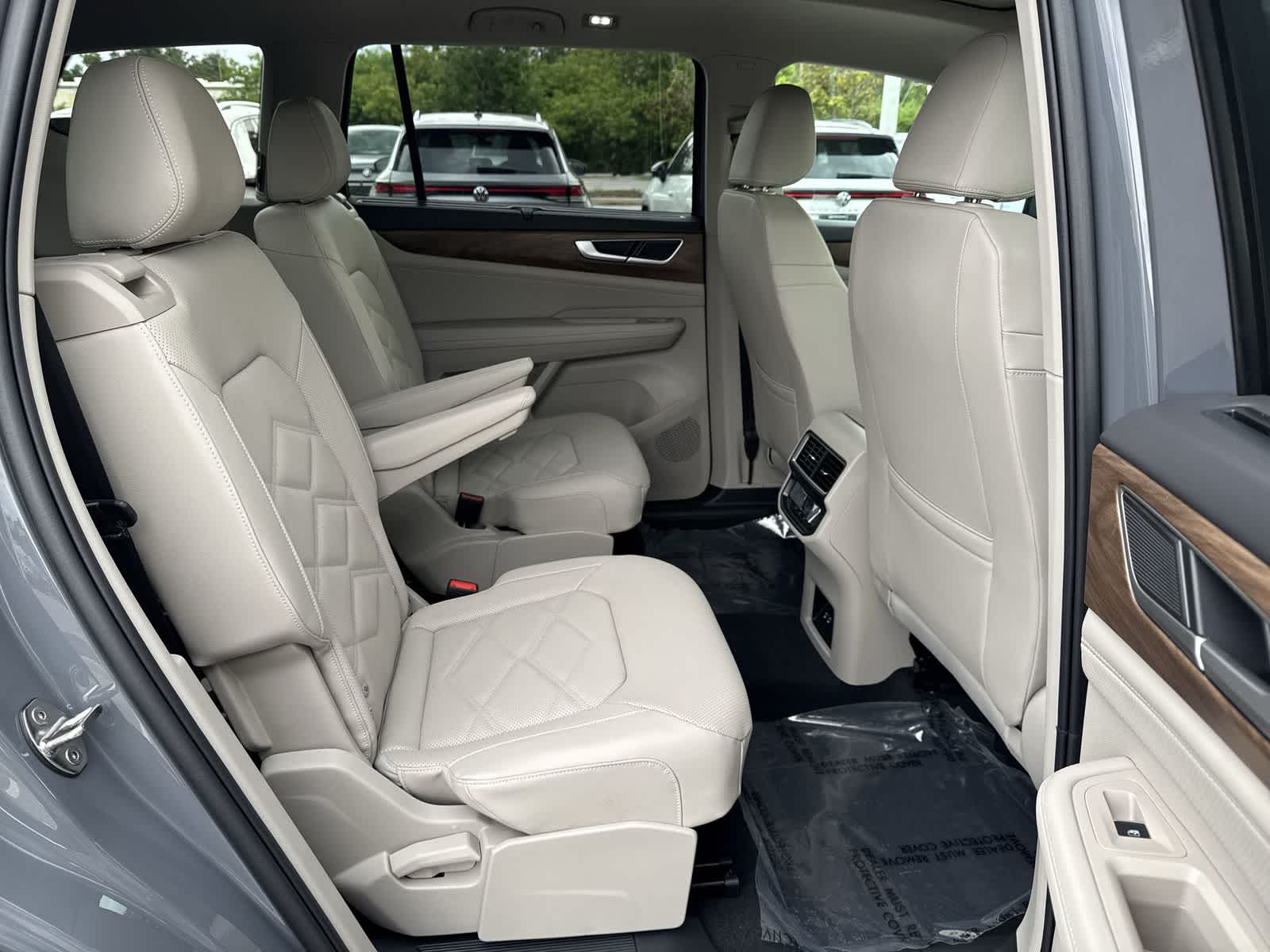 Volkswagen Atlas 2.0T SE con tecnología 2026