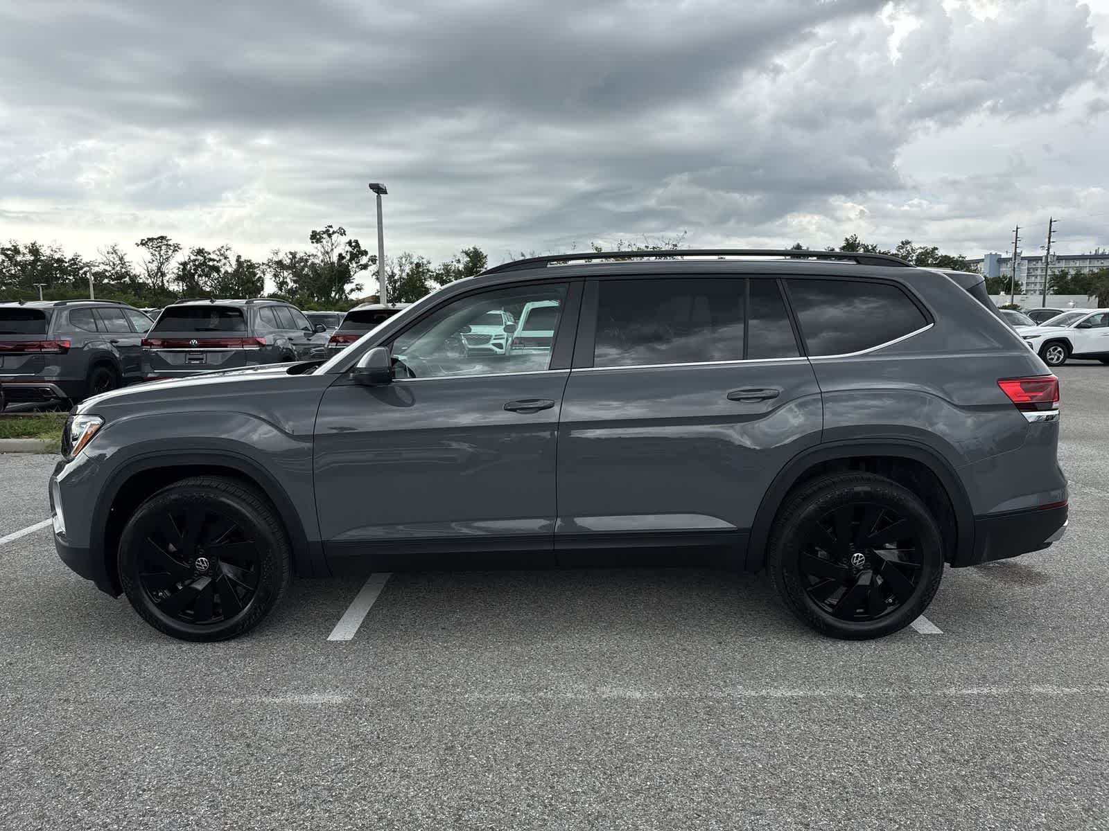 Volkswagen Atlas 2.0T SE con tecnología 2026