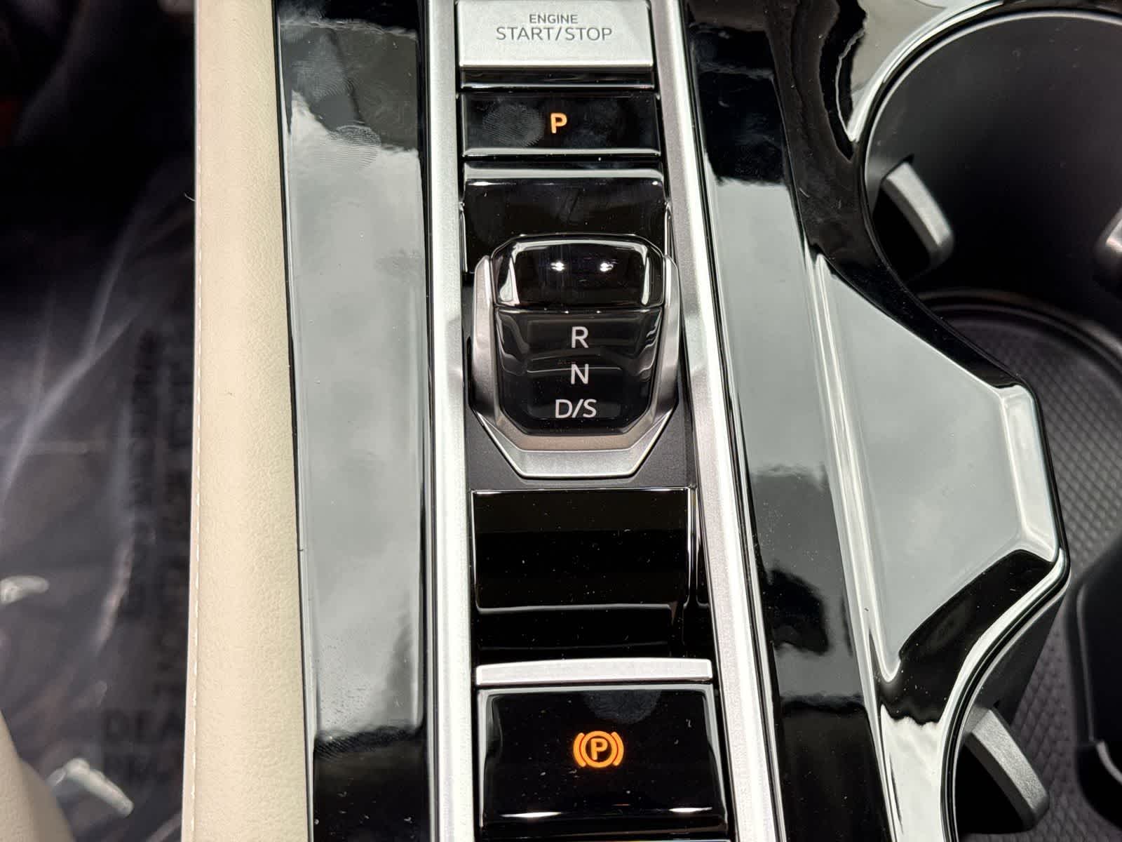 Volkswagen Atlas 2.0T SE con tecnología 2026