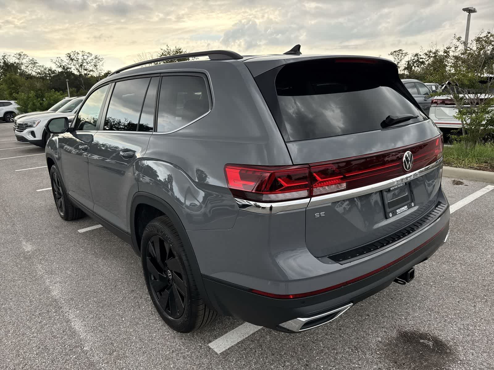 Volkswagen Atlas 2.0T SE con tecnología 2026