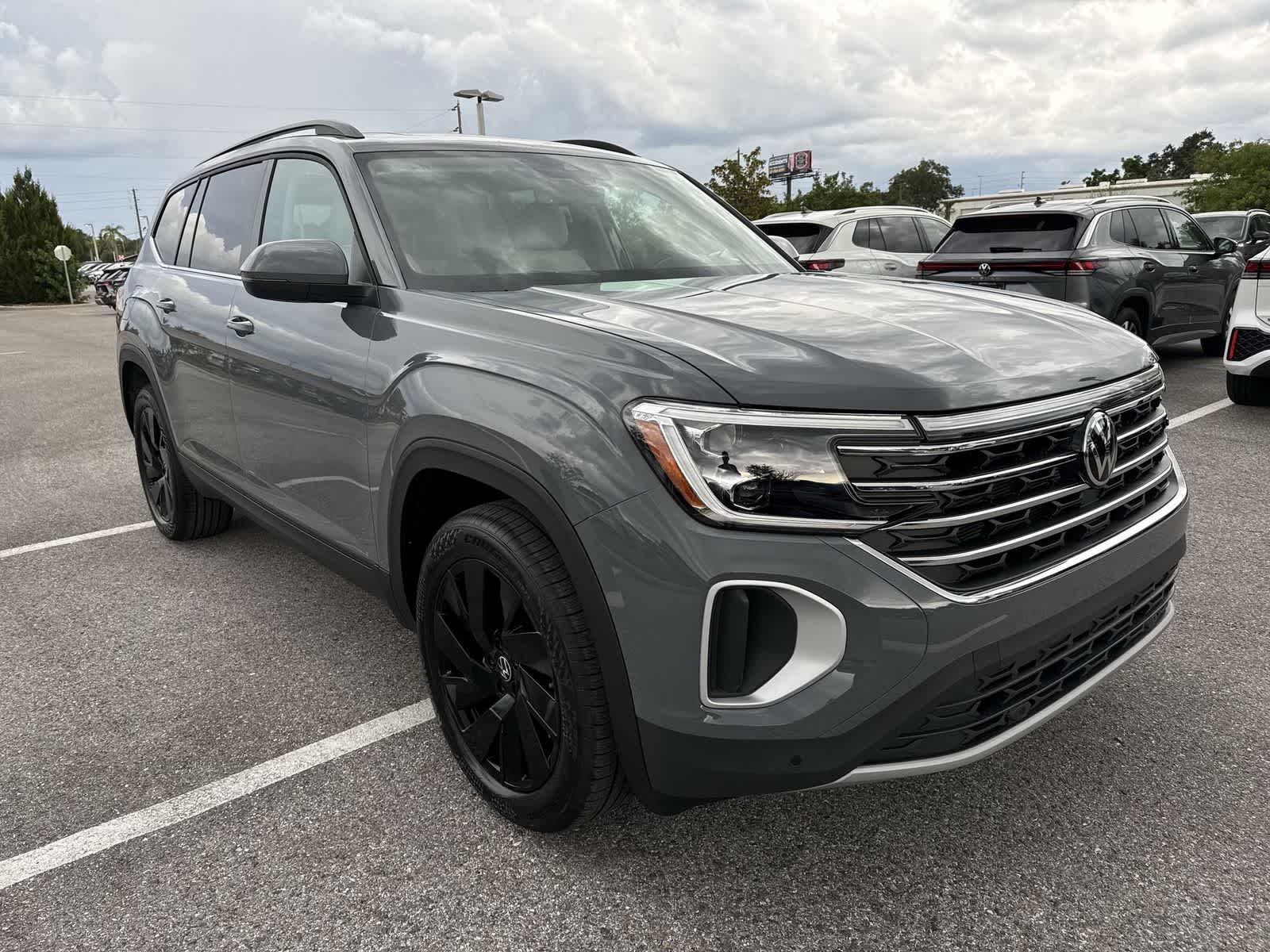 Volkswagen Atlas 2.0T SE con tecnología 2026