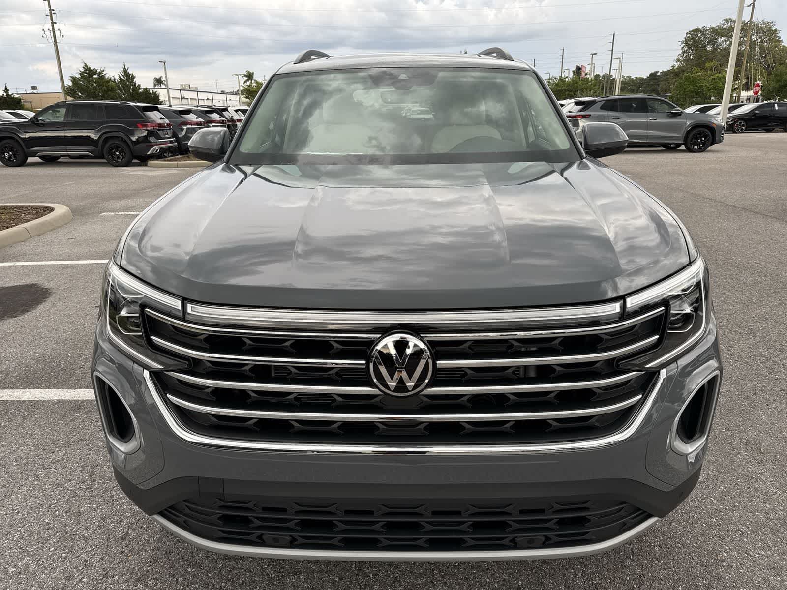 Volkswagen Atlas 2.0T SE con tecnología 2026