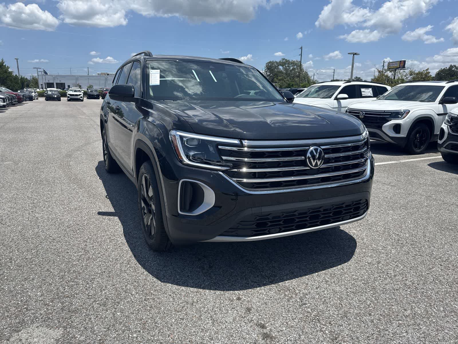 Volkswagen Atlas 2.0T SE con tecnología 2026