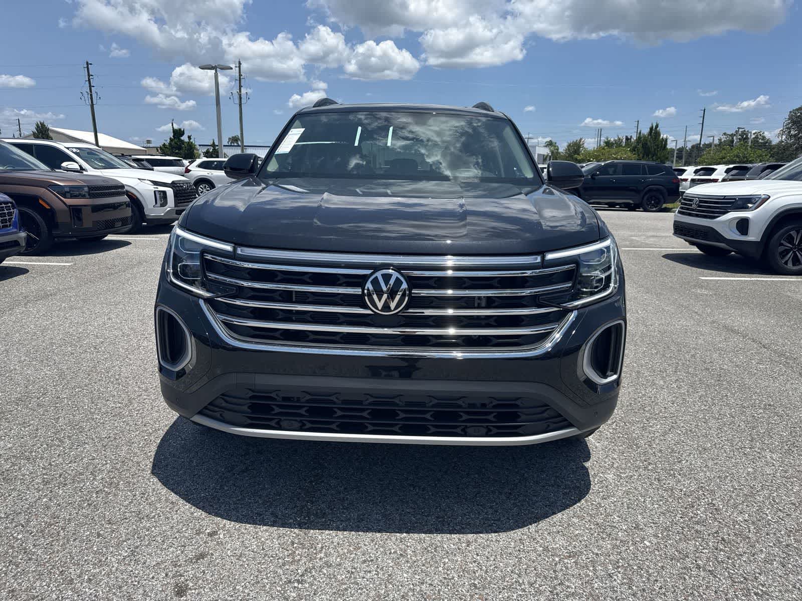 Volkswagen Atlas 2.0T SE con tecnología 2026