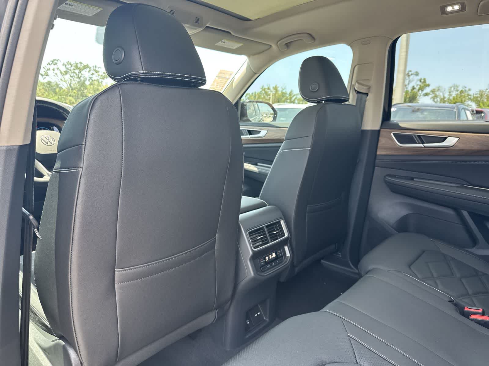 Volkswagen Atlas 2.0T SE con tecnología 2026