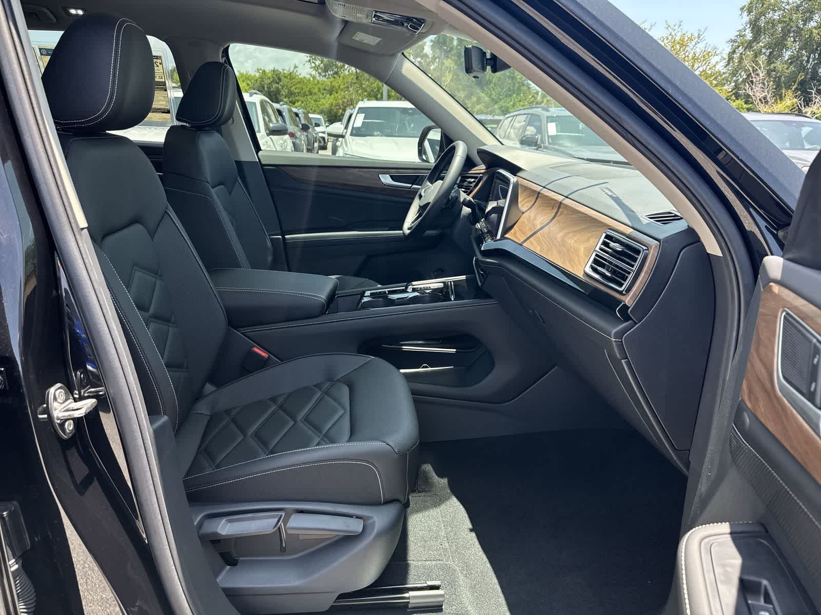 Volkswagen Atlas 2.0T SE con tecnología 2026