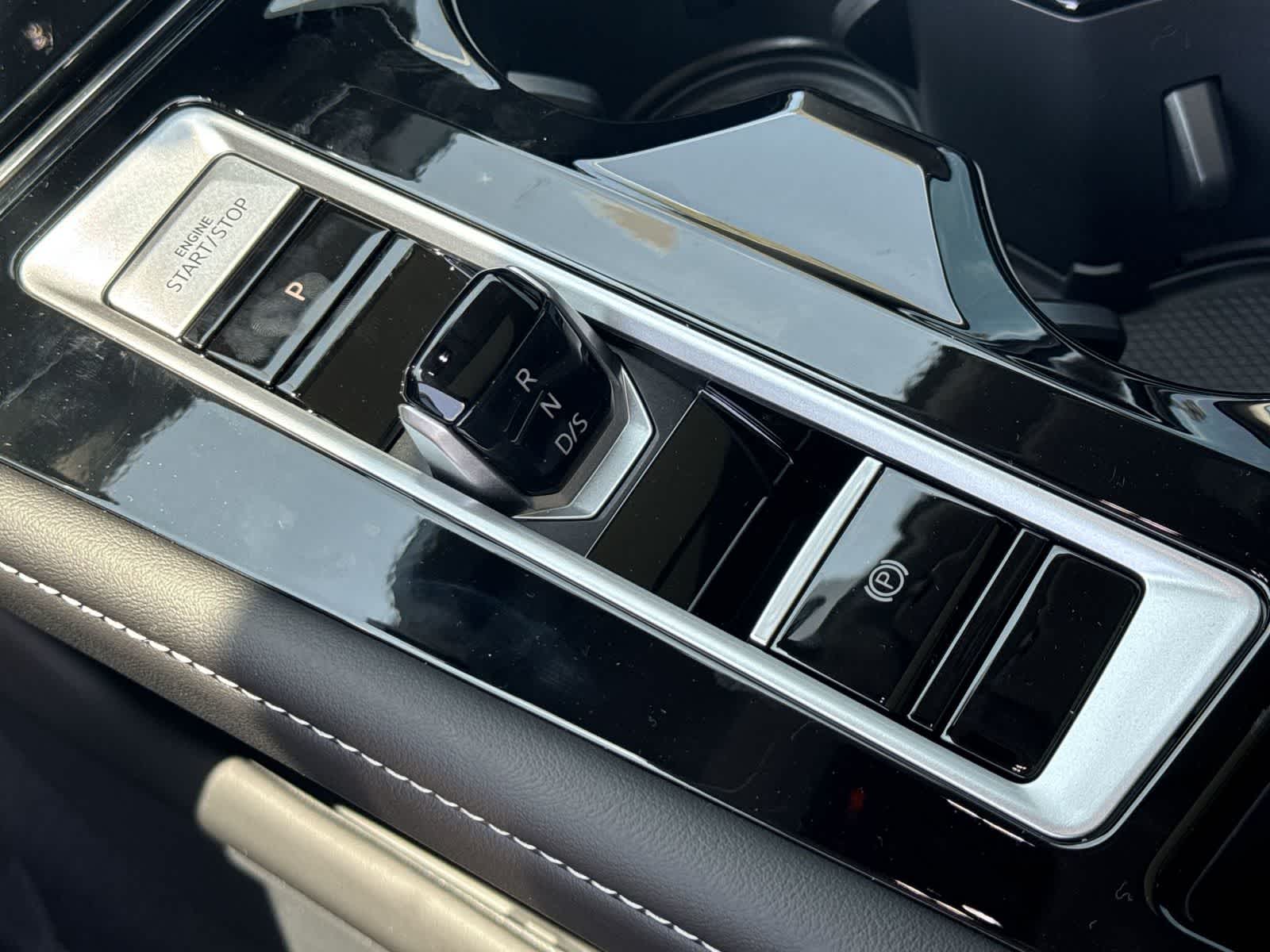 Volkswagen Atlas 2.0T SE con tecnología 2026