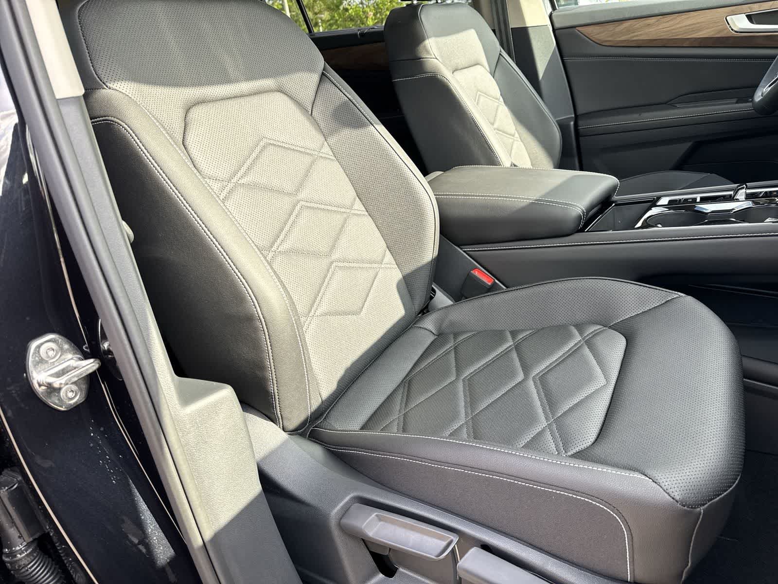 Volkswagen Atlas 2.0T SE con tecnología 2026