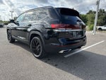 Volkswagen Atlas 2.0T SE con tecnología 2026