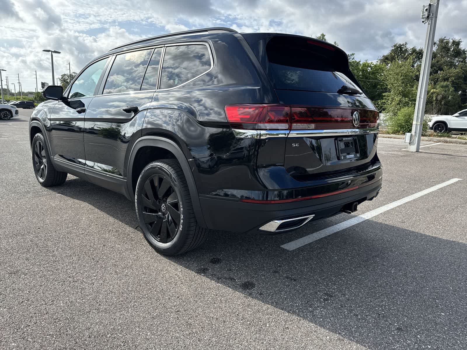 Volkswagen Atlas 2.0T SE con tecnología 2026