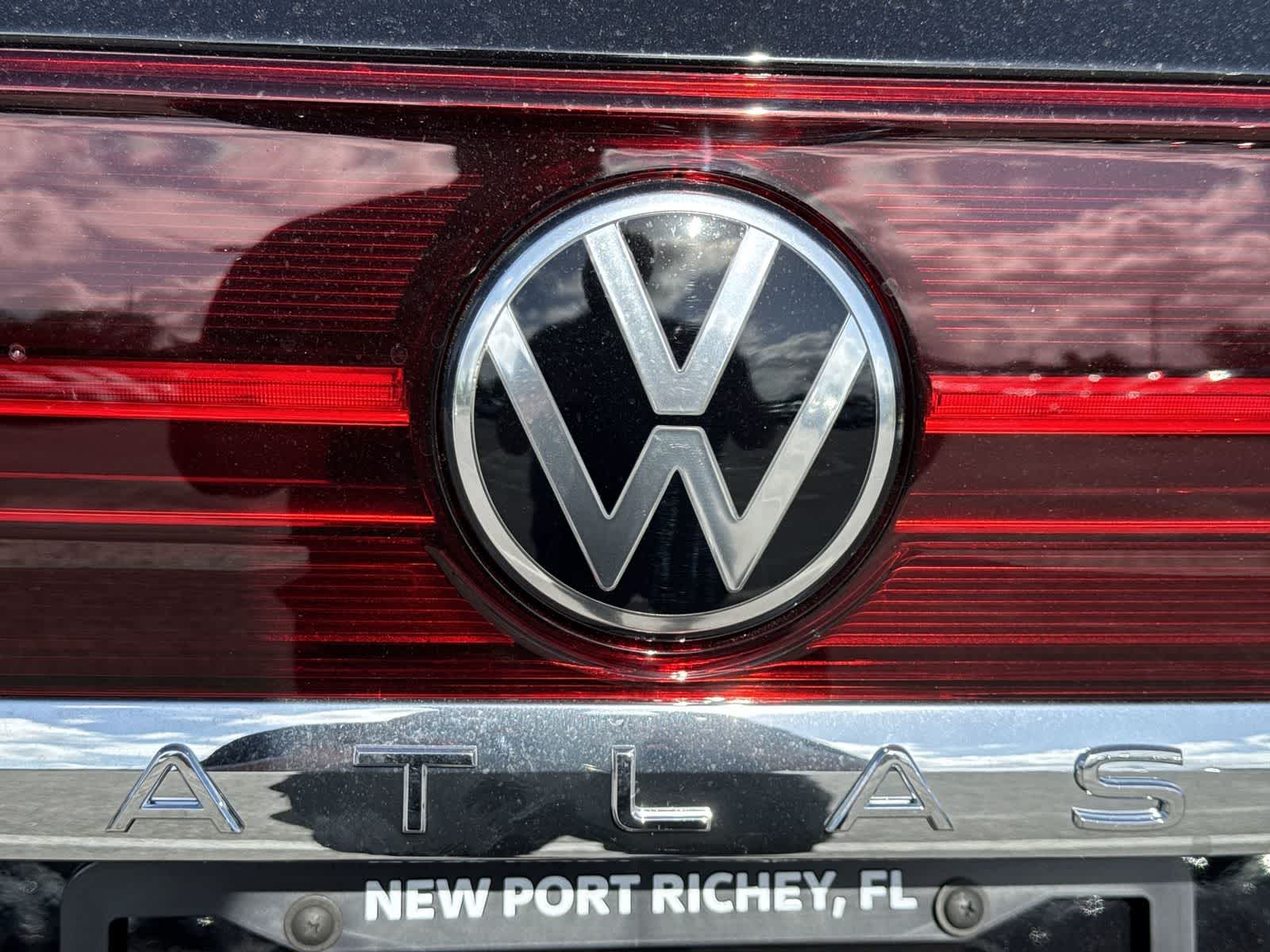 Volkswagen Atlas 2.0T SE con tecnología 2026