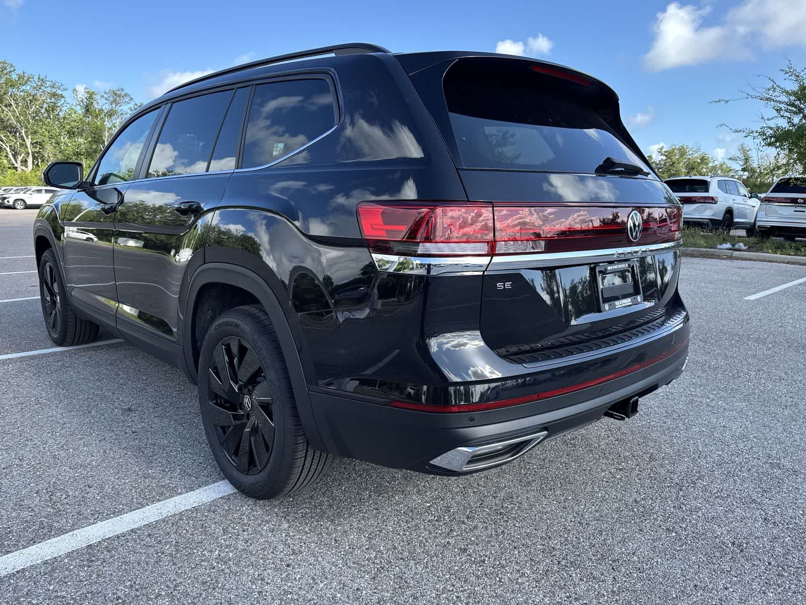 Volkswagen Atlas 2.0T SE con tecnología 2026