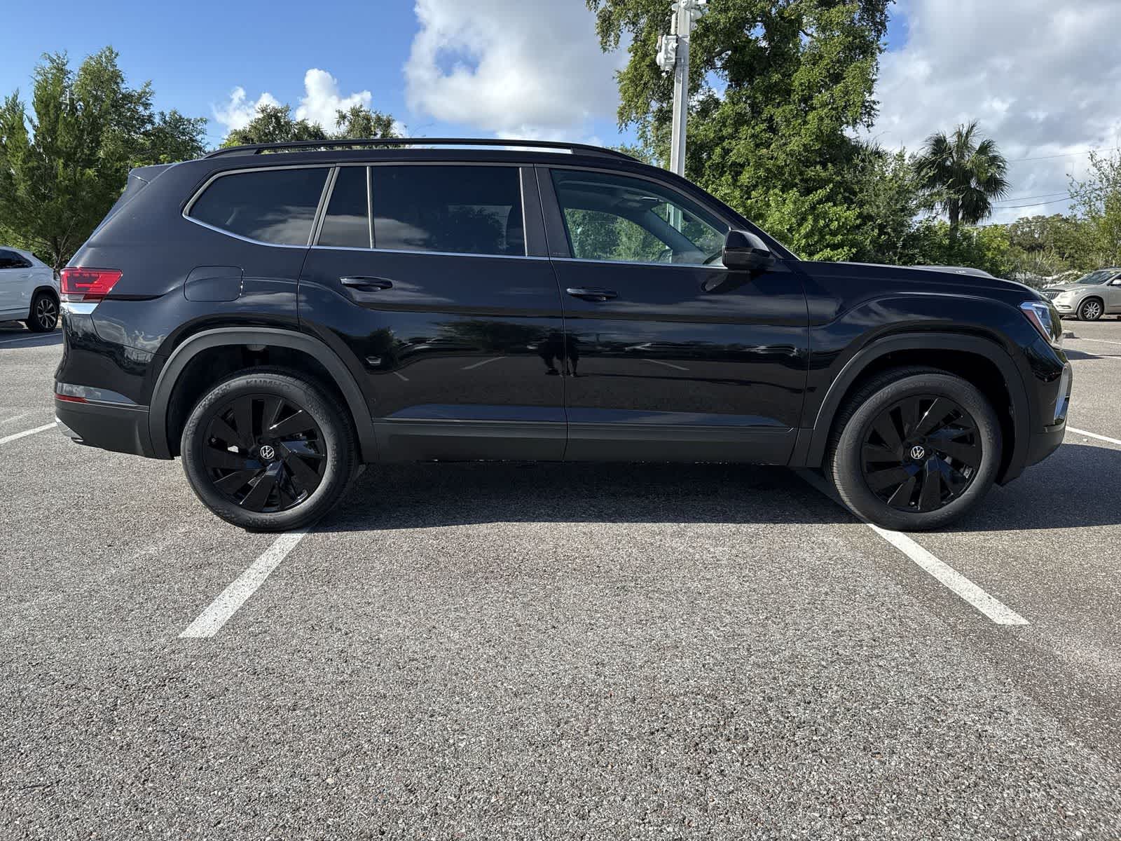 Volkswagen Atlas 2.0T SE con tecnología 2026