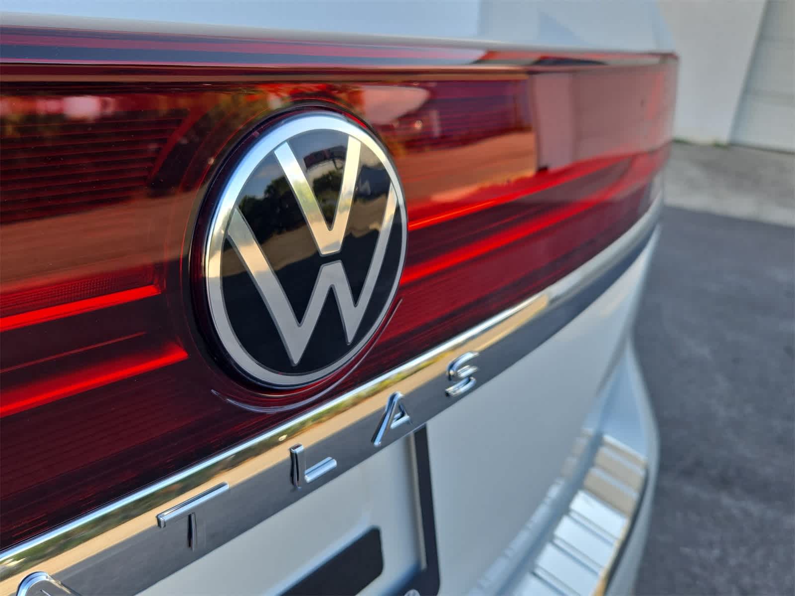 Volkswagen Atlas 2.0T SE con tecnología 2026