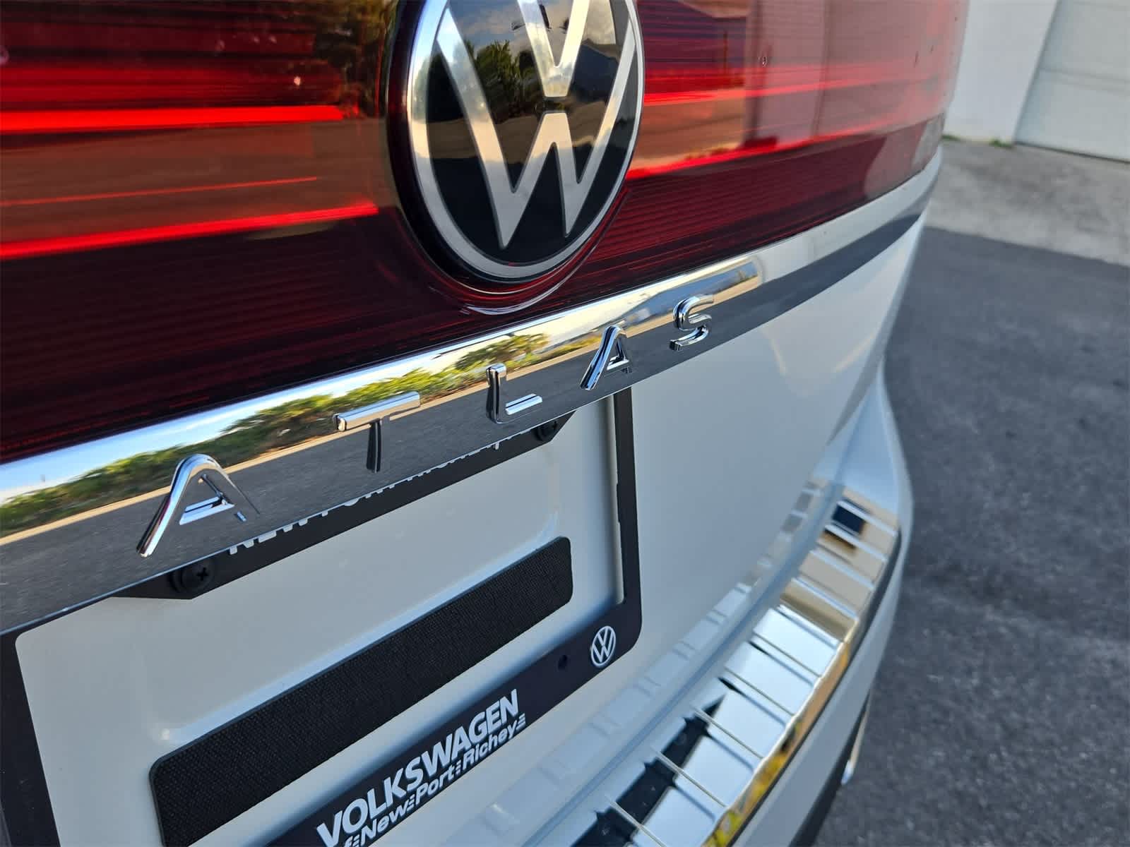 Volkswagen Atlas 2.0T SE con tecnología 2026