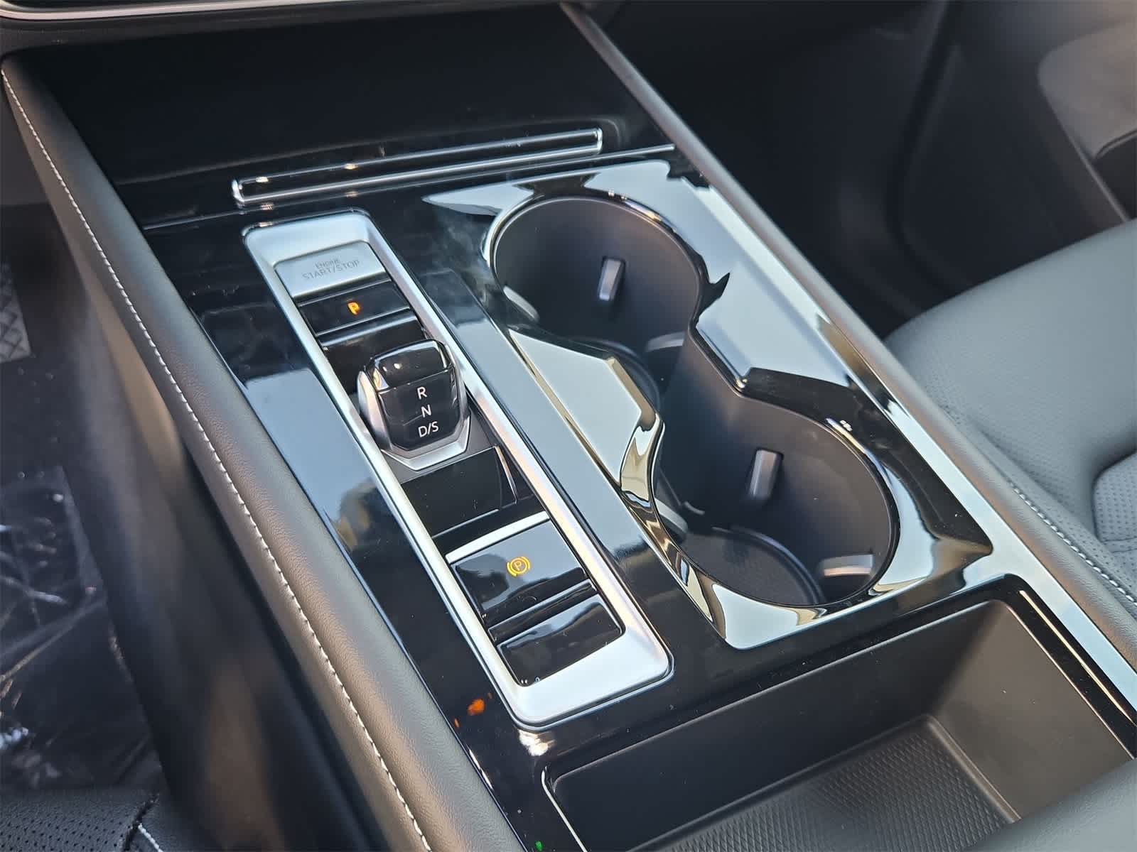 Volkswagen Atlas 2.0T SE con tecnología 2026