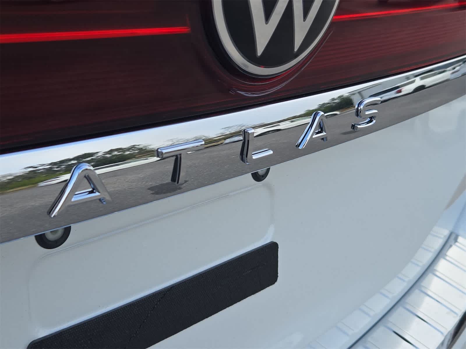 Volkswagen Atlas 2.0T SE con tecnología 2026