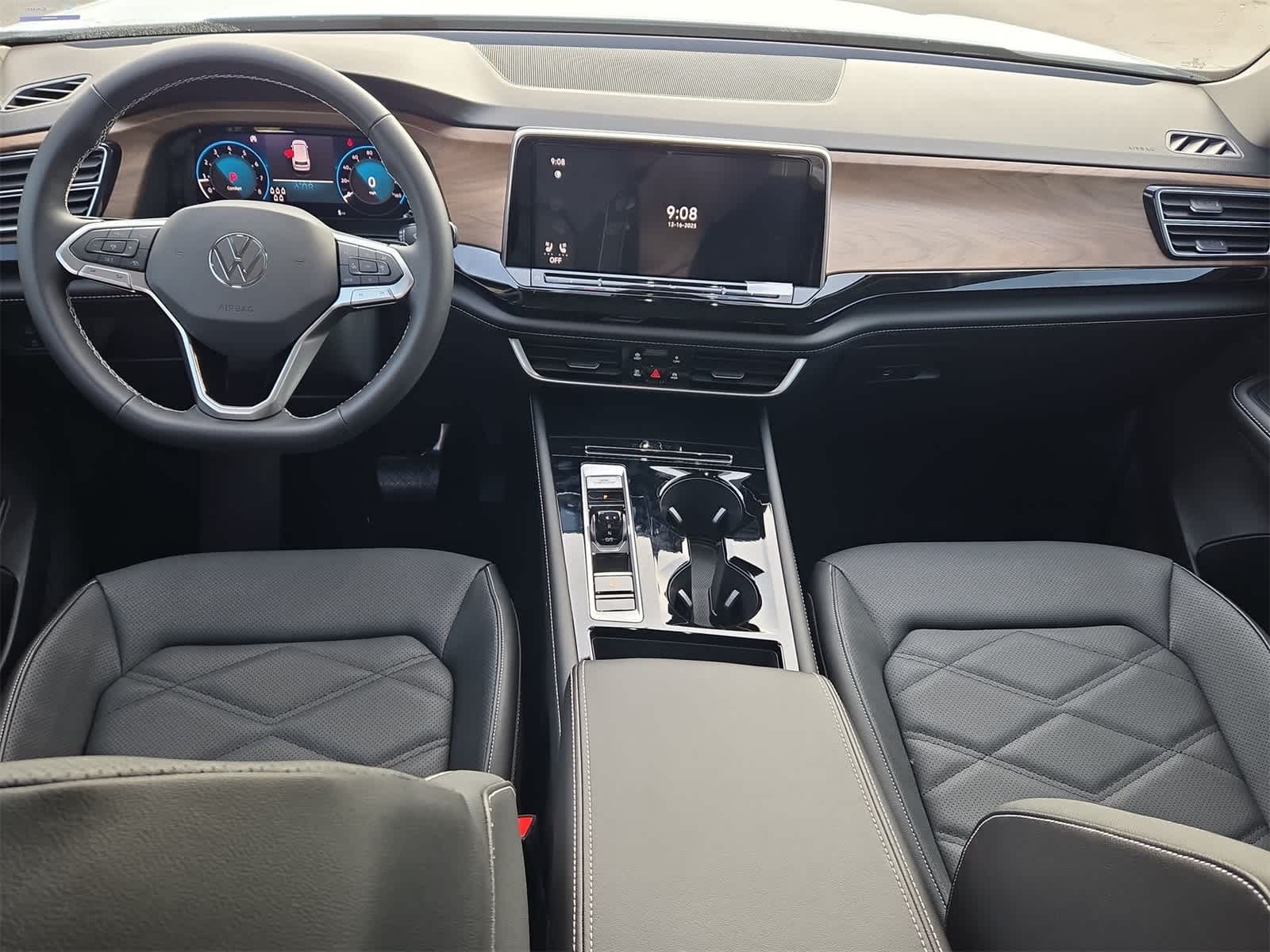 Volkswagen Atlas 2.0T SE con tecnología 2026