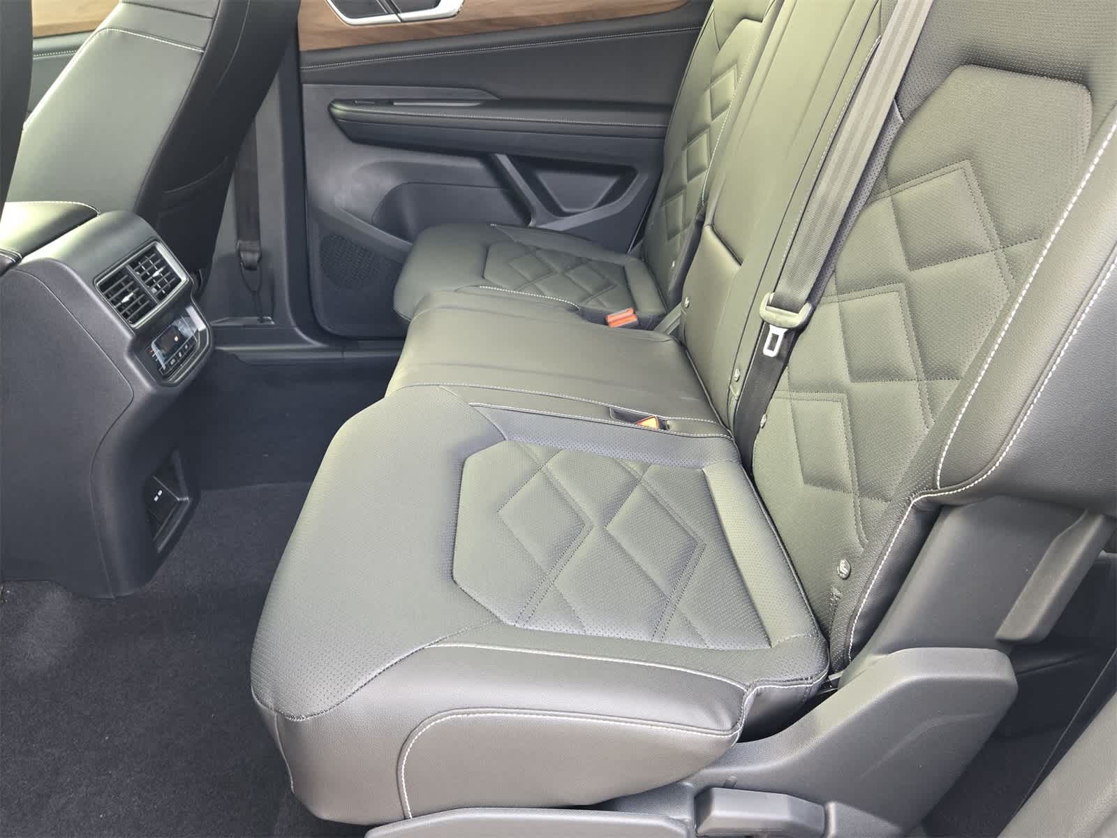 Volkswagen Atlas 2.0T SE con tecnología 2026