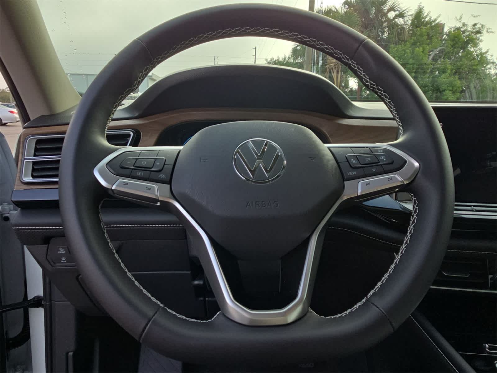 Volkswagen Atlas 2.0T SE con tecnología 2026