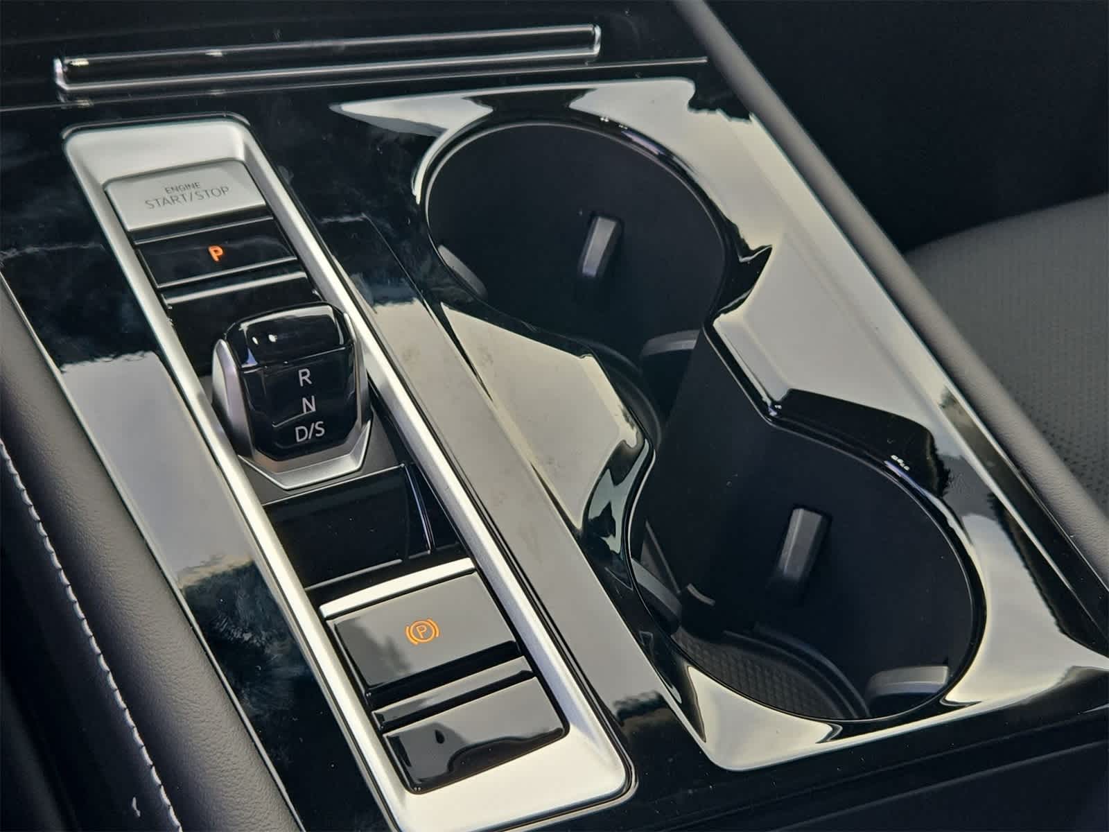 Volkswagen Atlas 2.0T SE con tecnología 2026