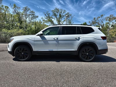 Volkswagen Atlas 2.0T SE con tecnología 2026