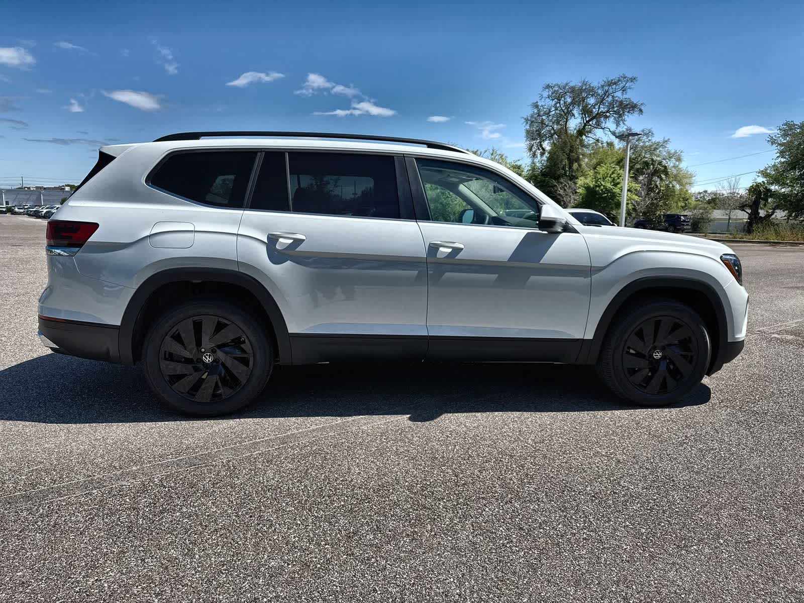 Volkswagen Atlas 2.0T SE con tecnología 2026